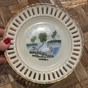 Vintage Souvenir Decorative Small Florida Plate 7 1/8” diameter